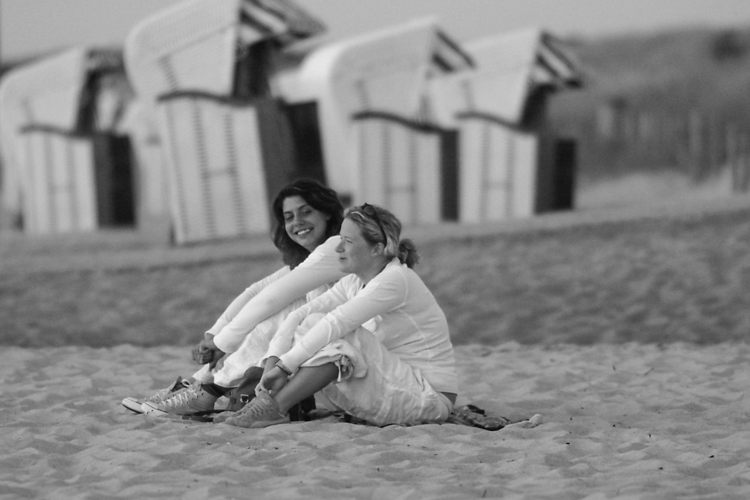 schnack_am_strand_abends_02