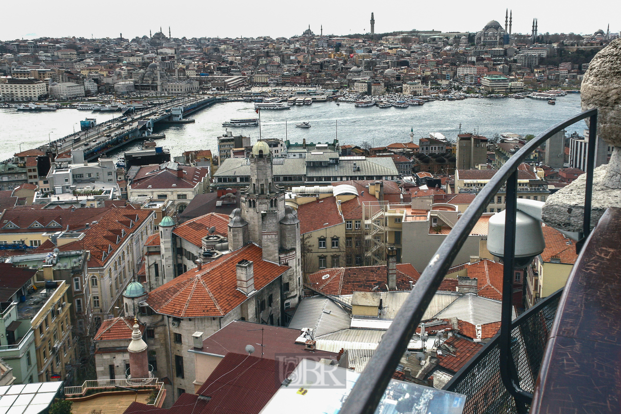 Istanbul mit Brücken über Bosporus und Goldenes Horn