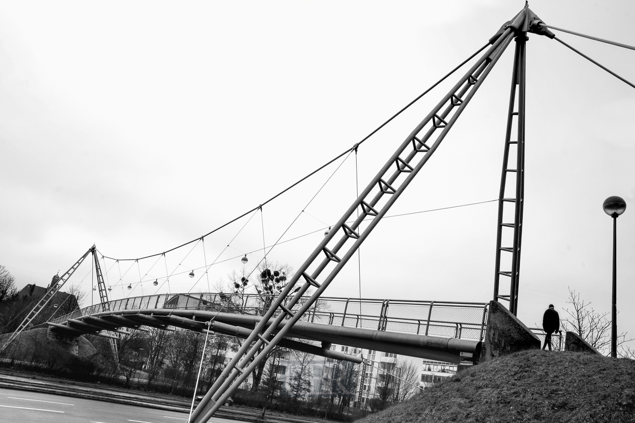 München - Brücke über den Petuelring