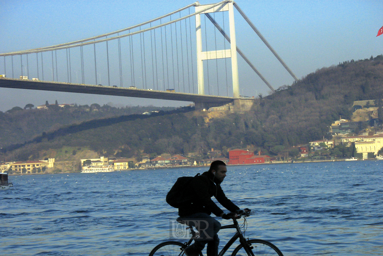 Zwei Brücken über den Bosporus - 'Istanbul Bosporus Brücke'  und 'Europa-Asien Brücke'