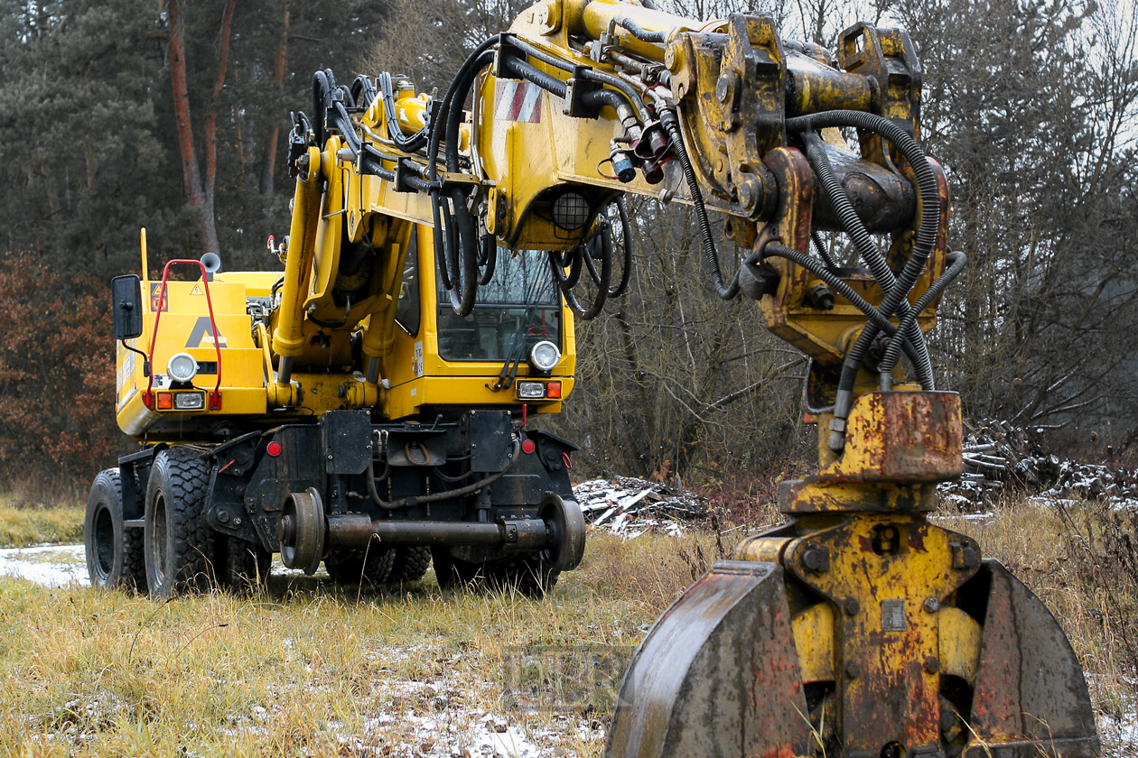 bagger_strasse_schiene_01