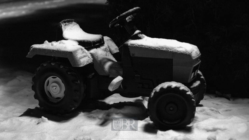 00_traktor_modell_schnee