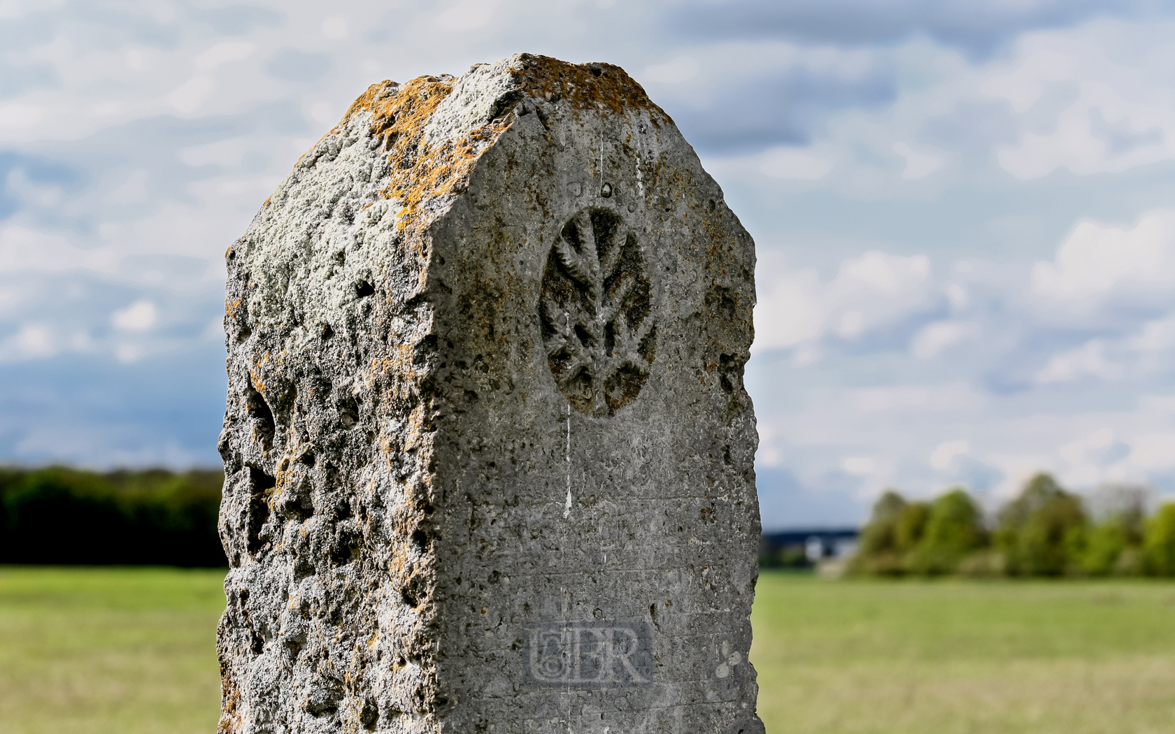 obelisk_garchinger_heide_200