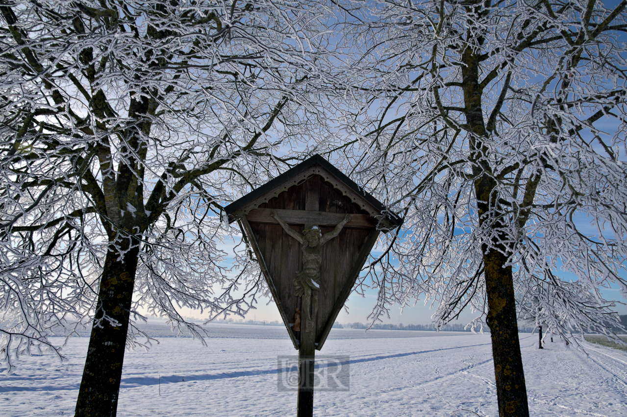 winter_morgen_steineundkreuze_01