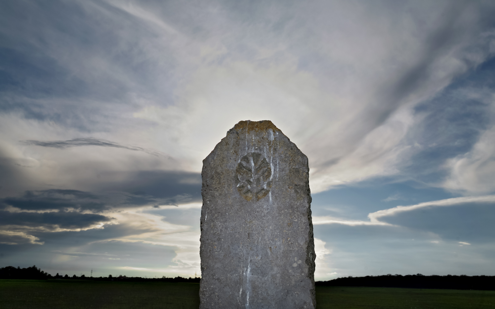 garchinger_heide_03_stein_wolken