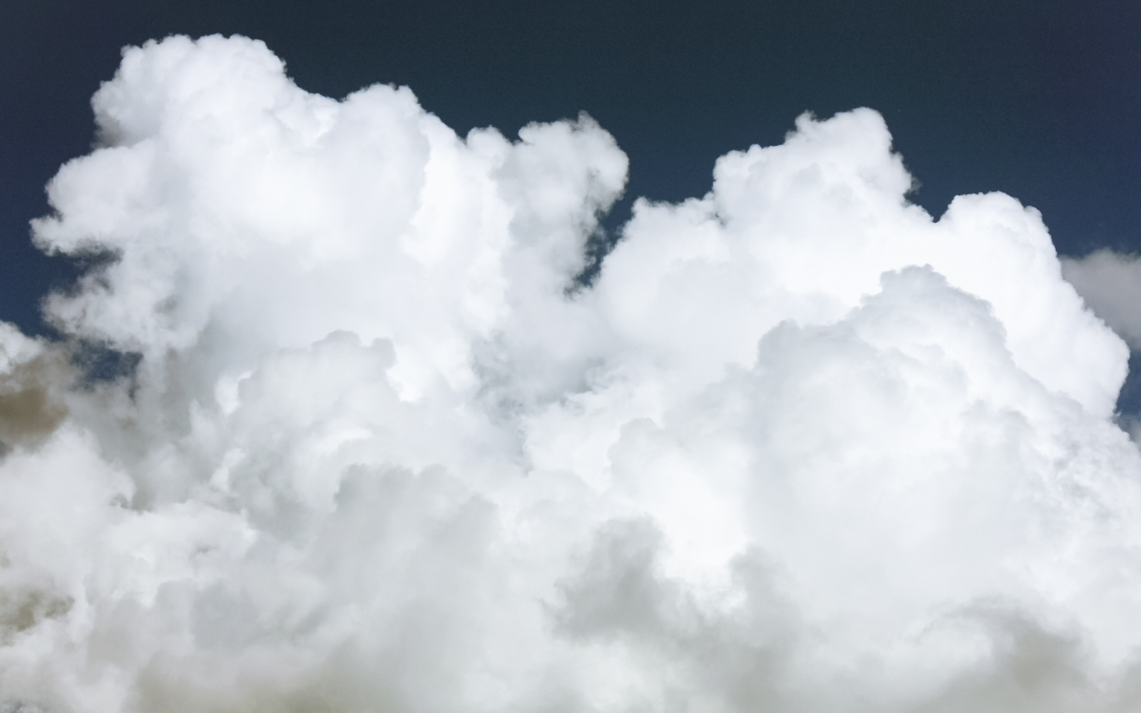 wolken_auf_dem_dach_04