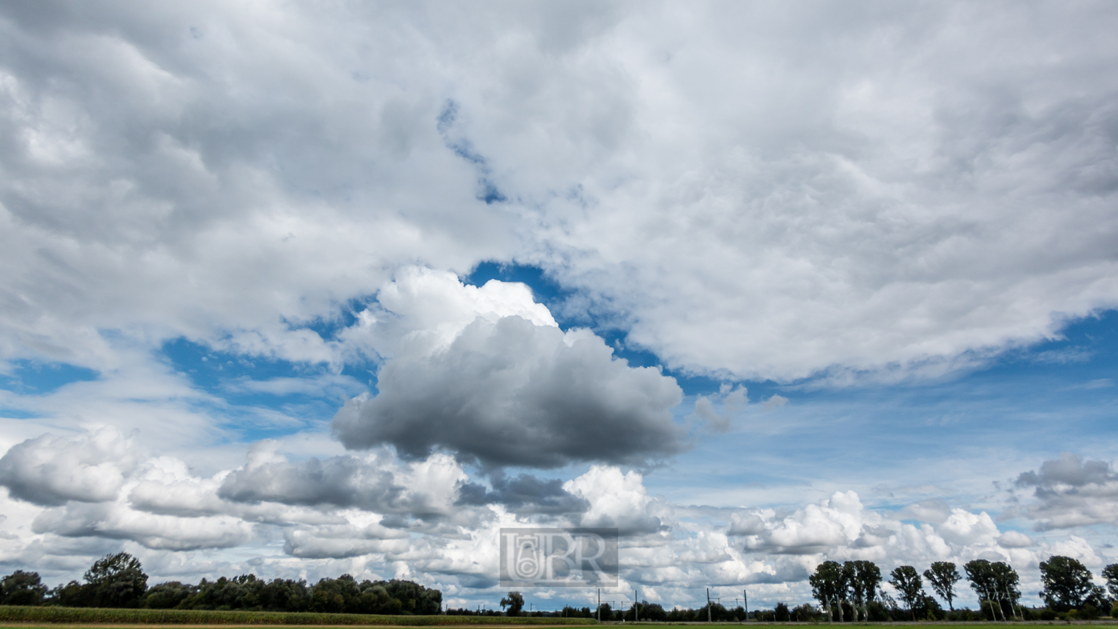 wolken_berge_im_moos_10