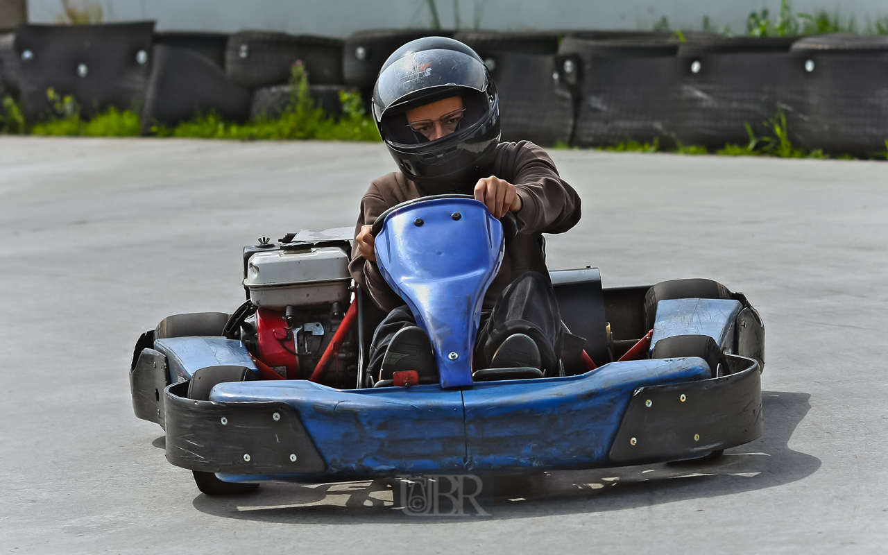 Auf einer Gokart Bahn in Ostfriesland