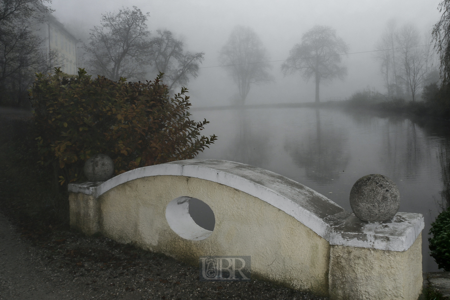 Schlossgut Erching im Nebel