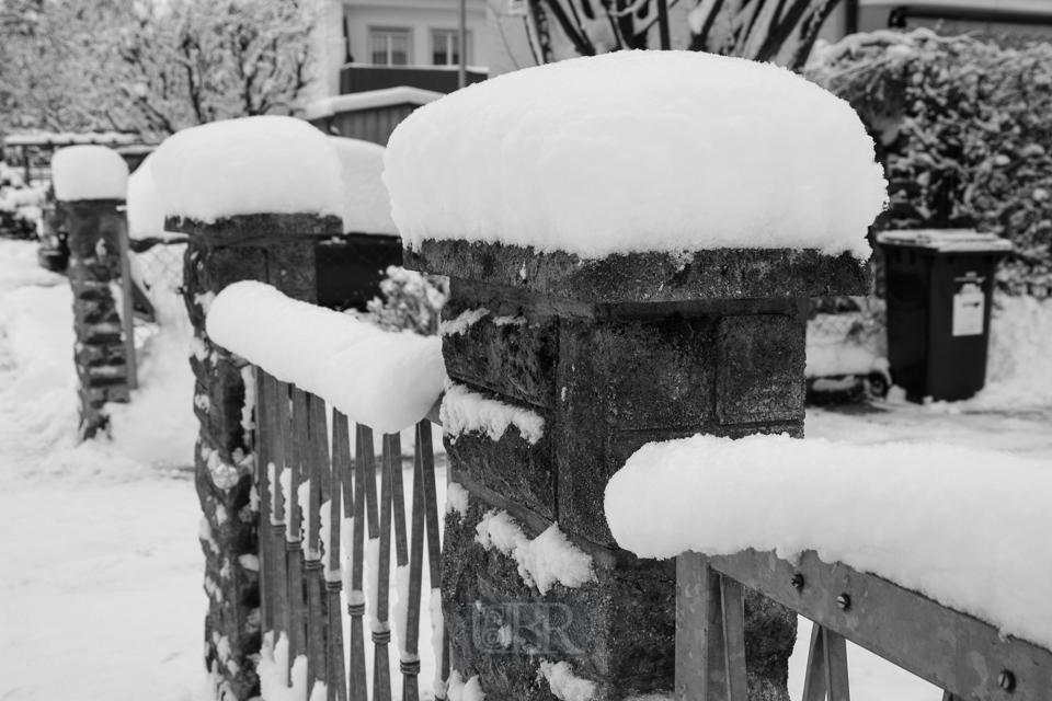 zaun_pfosten_schnee_haube_01