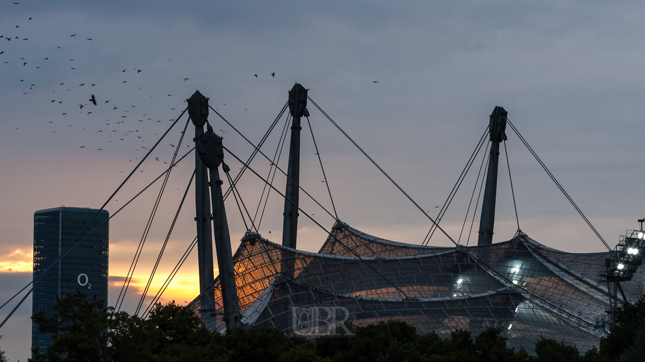 stadion_zeltdach_kraehen