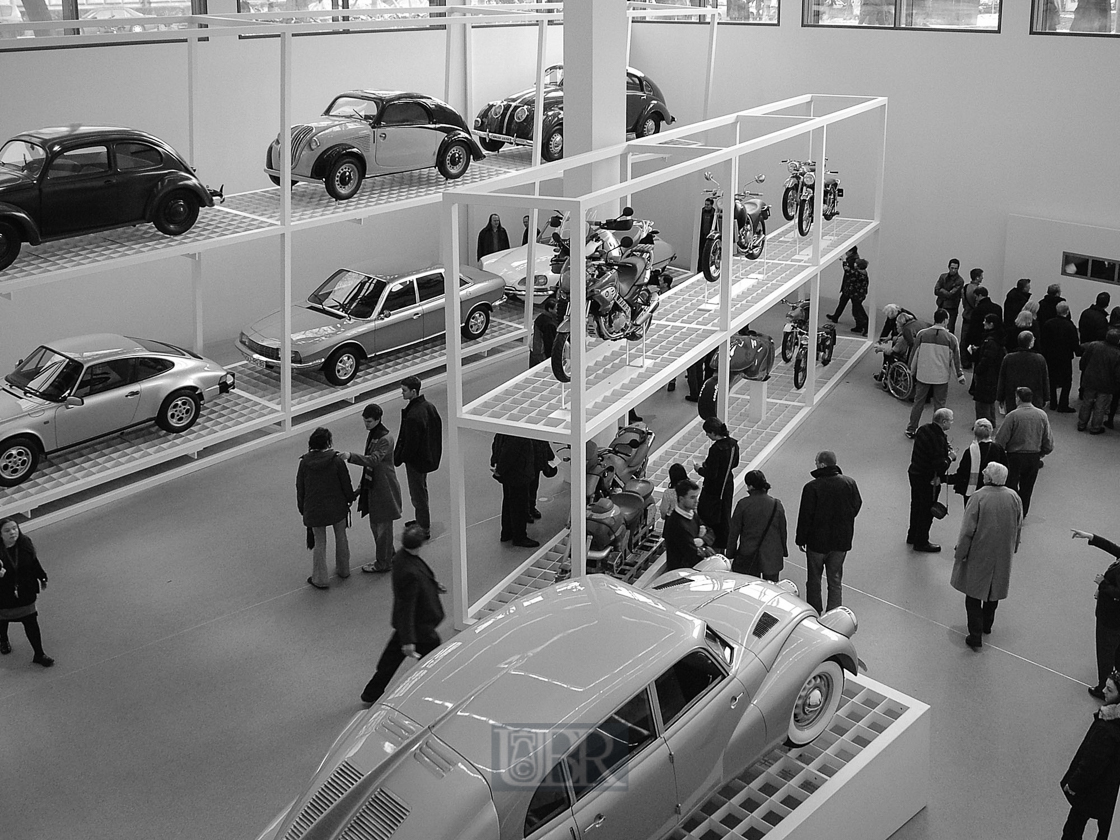 design_autos_01_bw