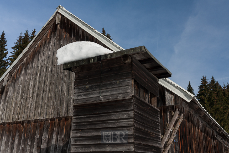 Spaziergang im hohen Schnee