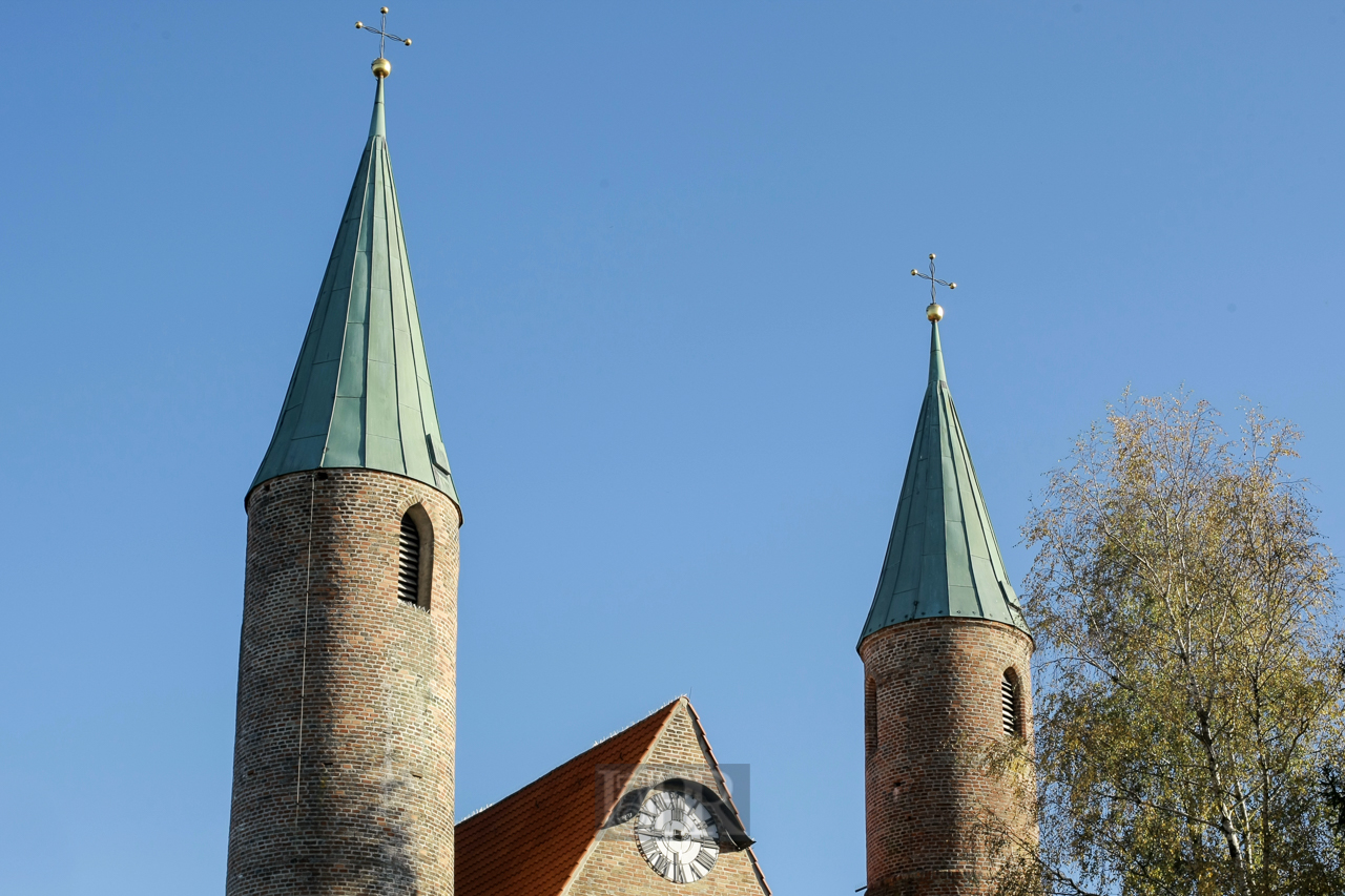 la_kirche_giebel_tuerme