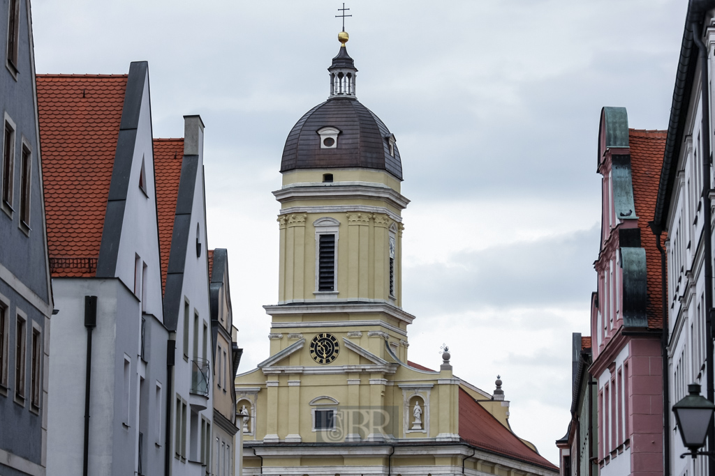 Die Hofkirche am Karlsplatz