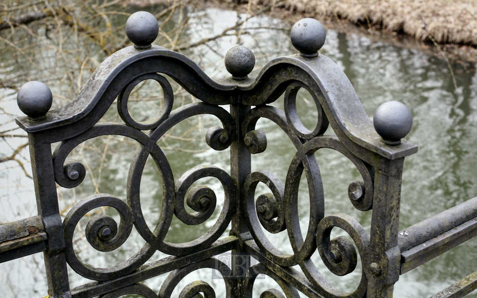 Eisernes und knorriges im Schlossgarten