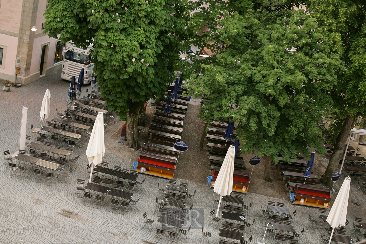 wb_02_innenhof_von_oben_biergarten