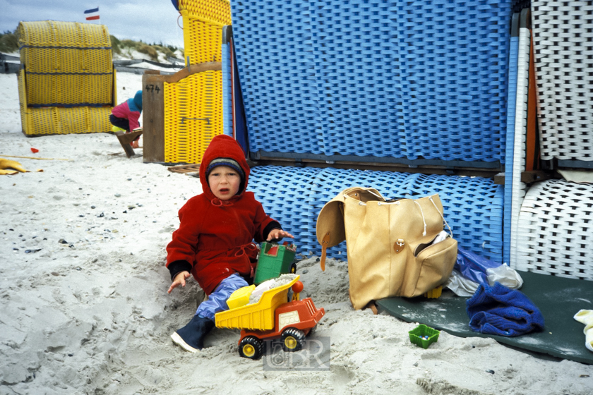 Baggern im Schutz von Strandkörben