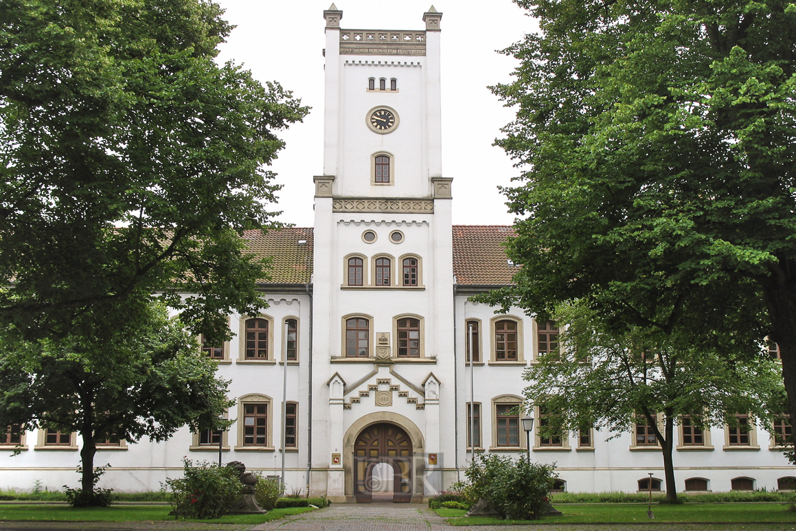 01_aurich_schloss_landge01_richt