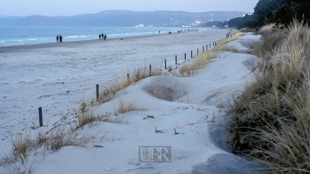 Am Strand bei Wind und Wetter