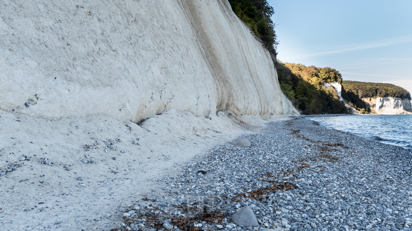 Endlich gefunden: Strand mit Kreidefelsen - nördlich von Sassnitz