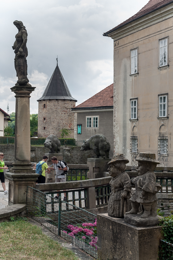 Nove Mesto Nad Metuji - eine kleine Stadt am Rande des Adlergebirges - einladend mit Schloss, Altstadt, Arkaden