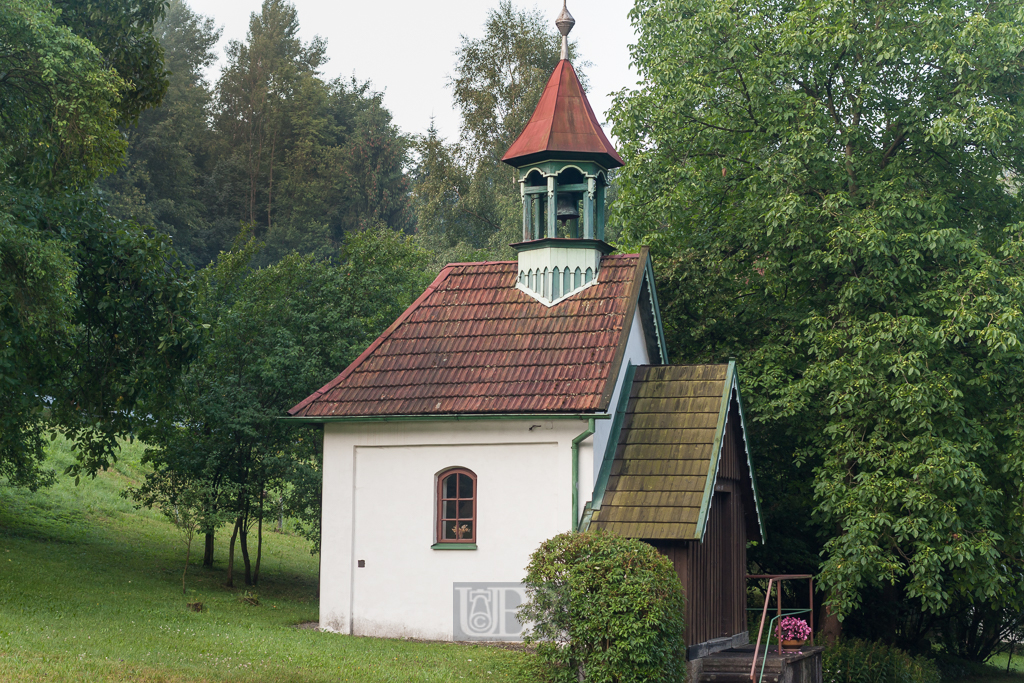 Typische ländliche Architektur im Adlergebirge (Orlicke Hory)