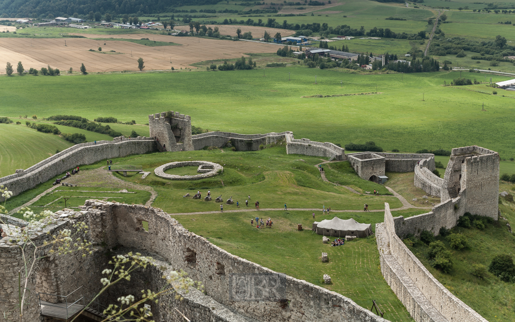 Spissky Hrad - die 'Zipser Burg' ist ein gern besuchter Anzihungspunkt der Gegend - mit weit reichender Aussicht