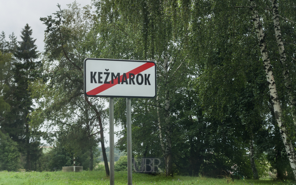 Beim Verlassen von 'Käsmark in der Slowakei - im Regen