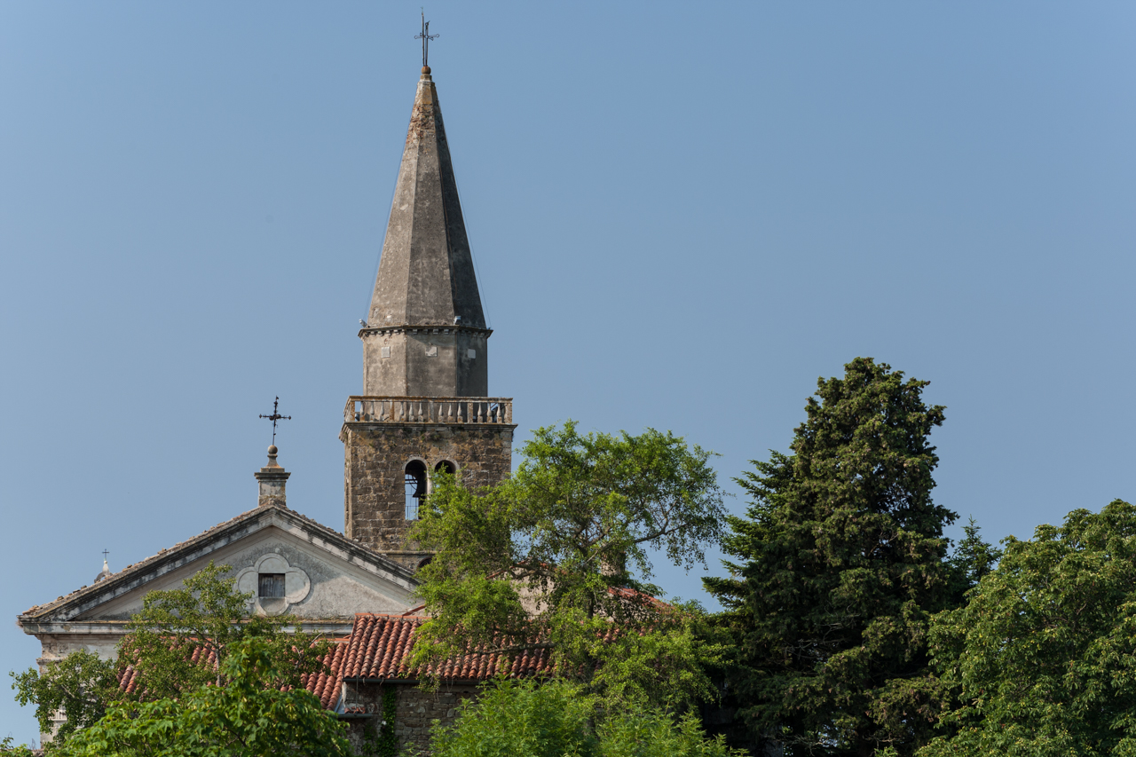 In Grozjan - einem schönen alten Örtchen - 300m über dem Mirna-Tal