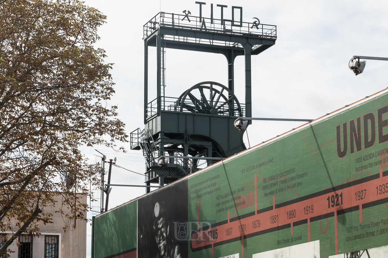 Turm des ehemaligen Steinkohleabbaus bei Labin