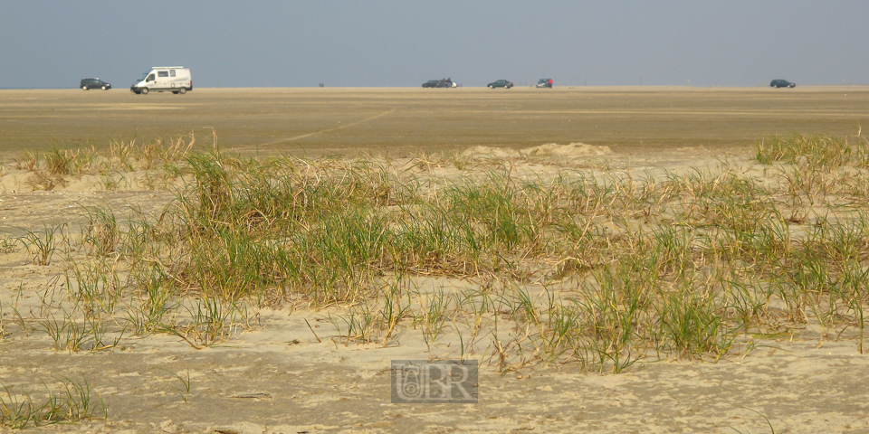 Am weitläufigen Strand bei Ebbe