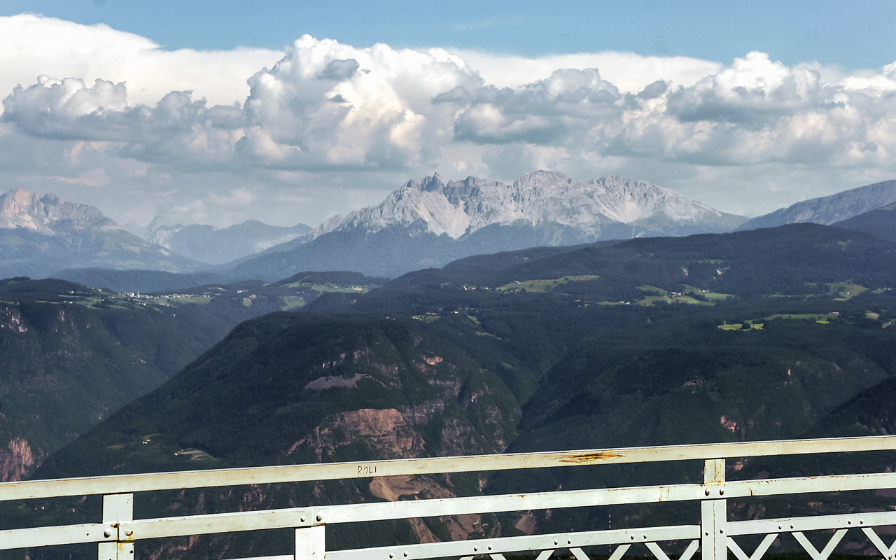 mendel_seilbahn_05_blick_dolimiten