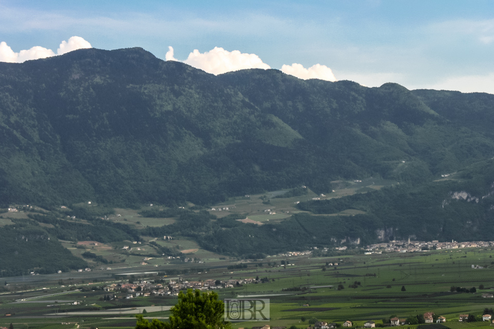 Blicke von Kurtatsch auf die umliegenden Berge