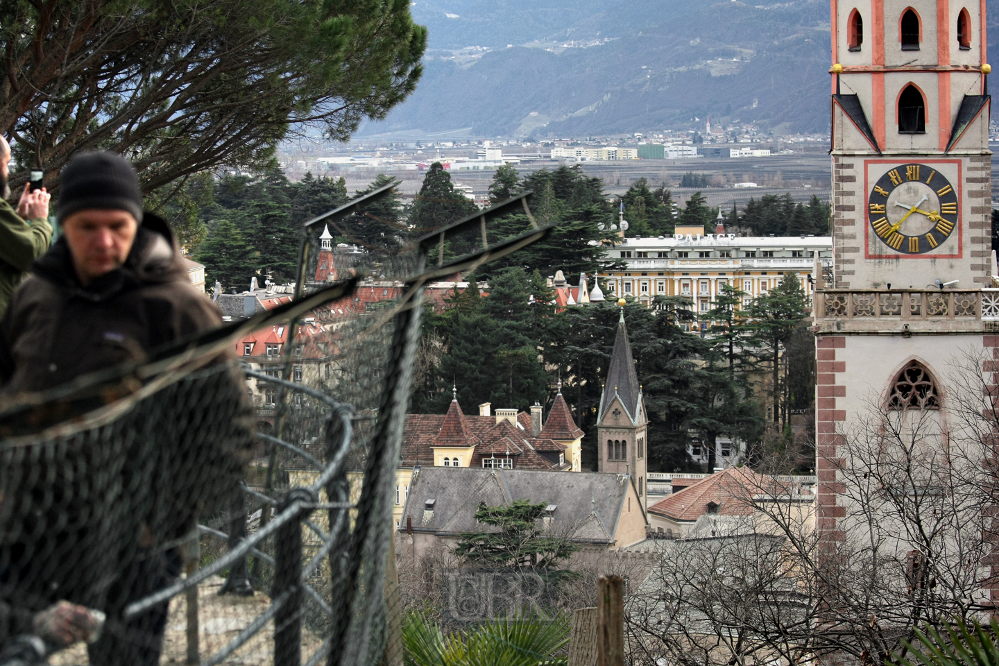 Bozen bietet einen schönen Panoramaweg mit Aussichten auf die Stadt