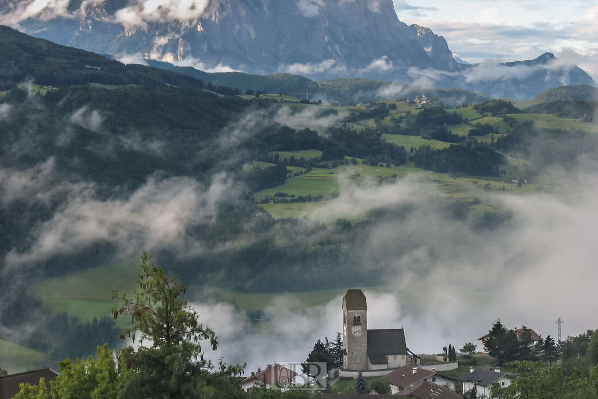 Berge rund um das Eisacktal - in Wolken