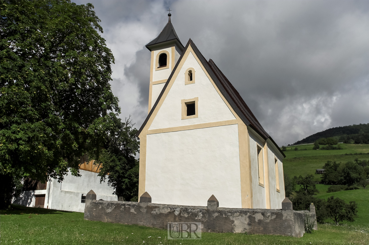 Die Kapelle gleich nebenan