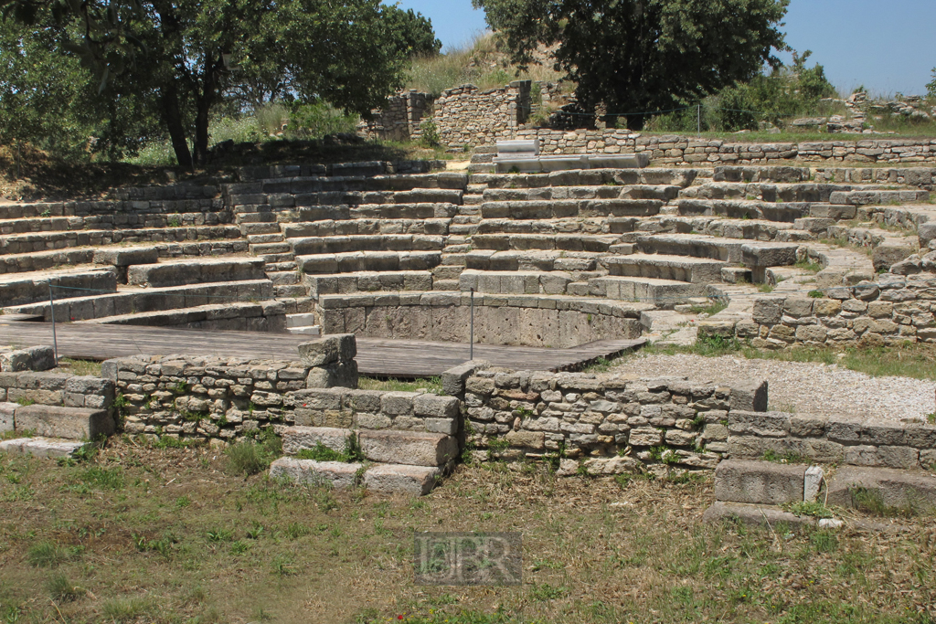 05_troja_12_amphitheater