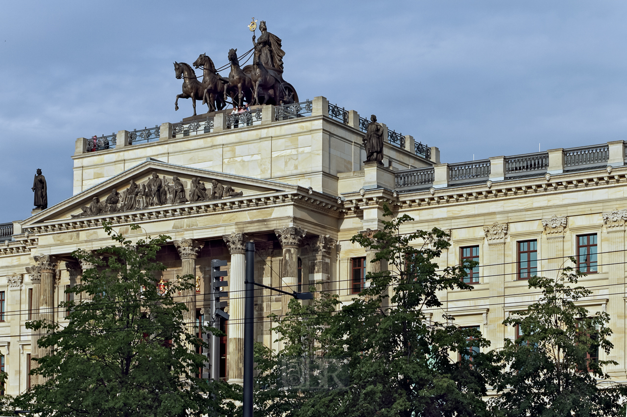 03_schloss_02_ansicht_01