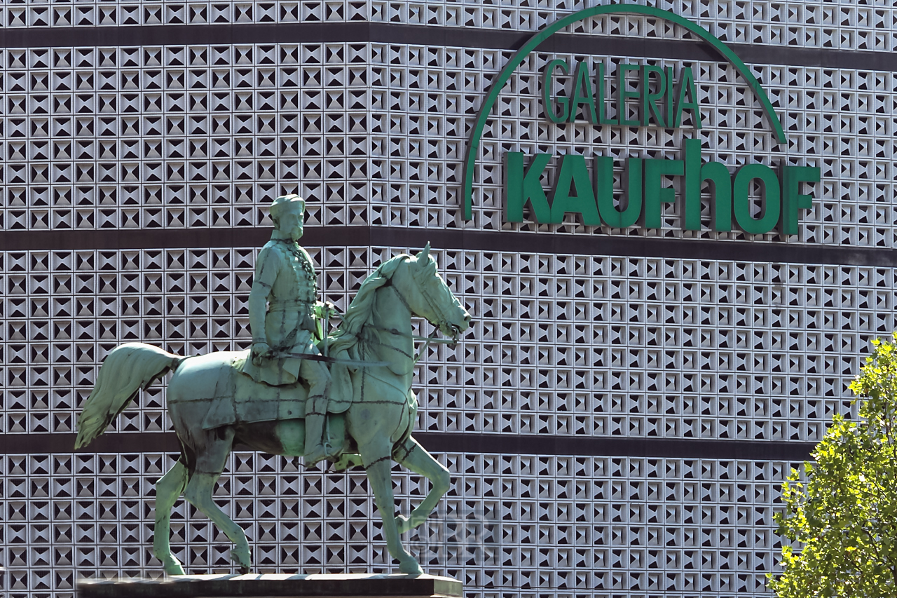 03_schloss_03_reiter_rechts_kaufhof