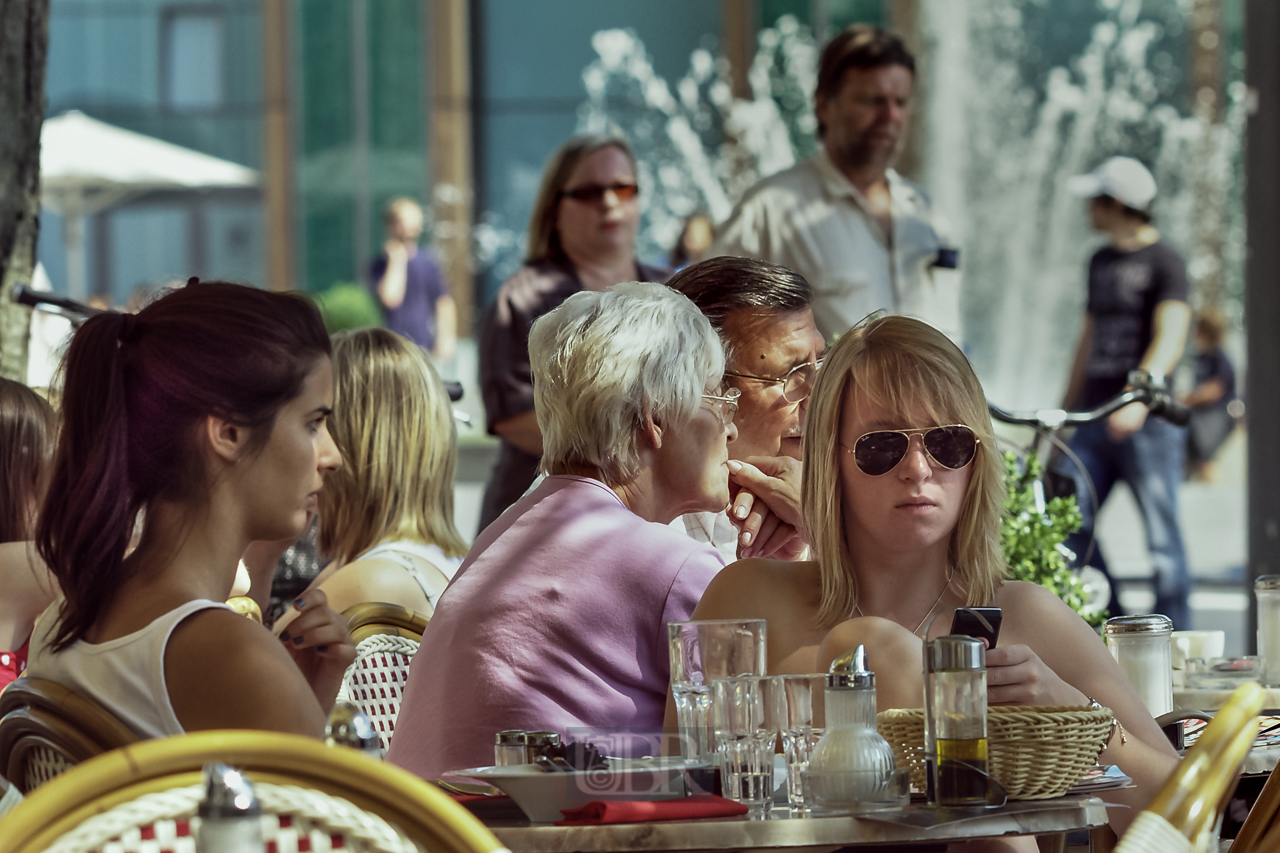 03_schloss_04_arkaden_03_besucher