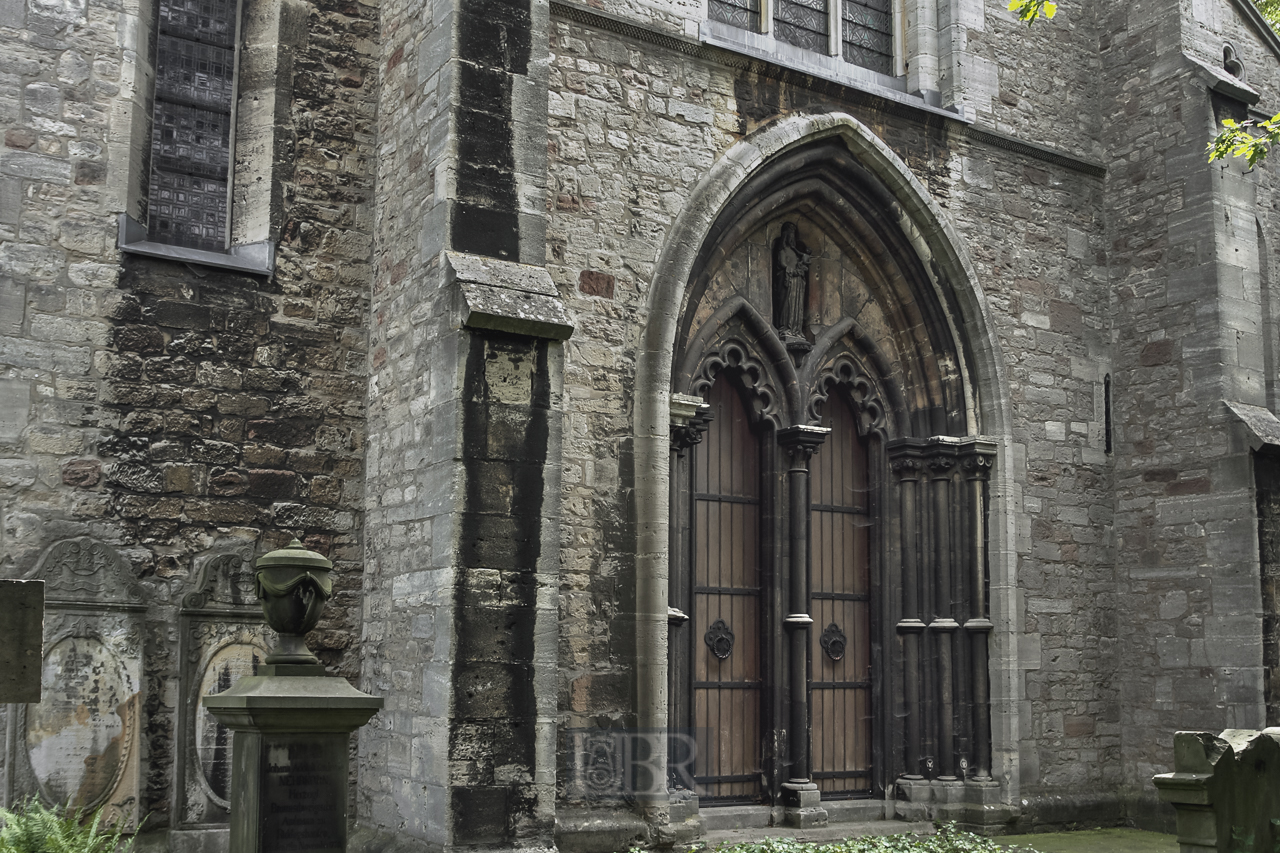 06_r-hausen_klosterkirche_04_tor