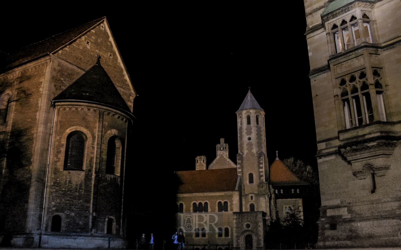 nachts_rathaus_dom_burg