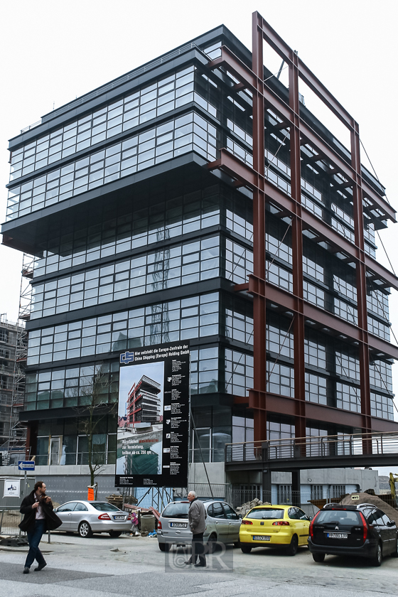 neubau_chnia_shipping_holding