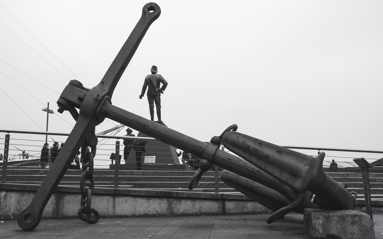 denkmal_hamburg_afrika_vor_anker
