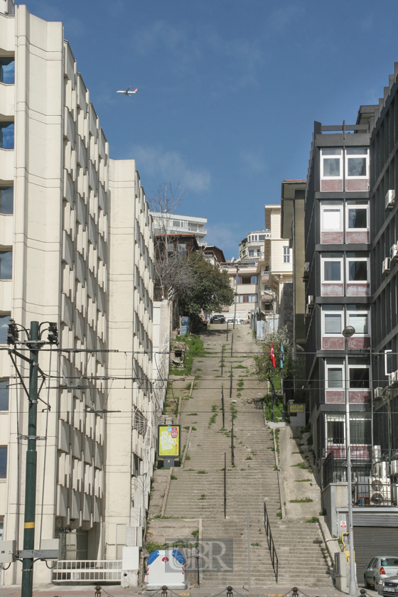 Wohnhäuser am Bosporus - über Treppen erreichbar