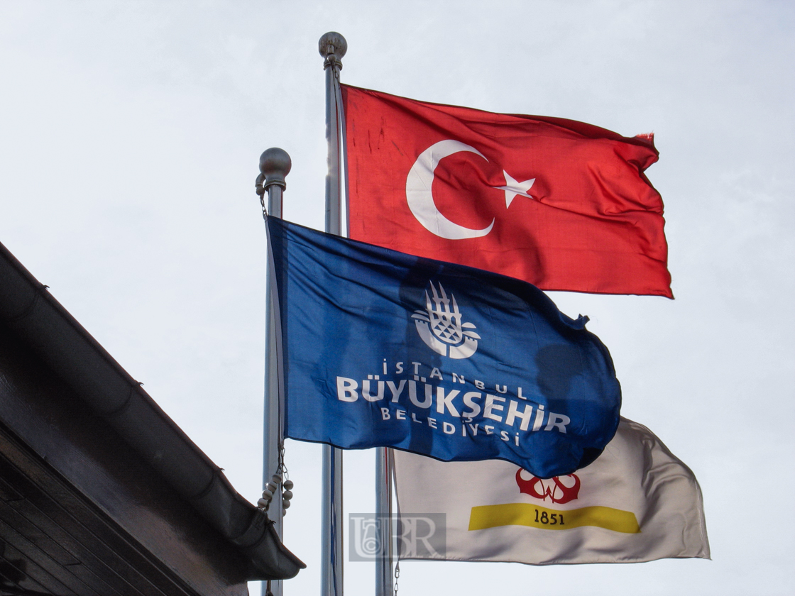Gemeinsam weht sich's leichter - Wappen Istanbul mit Halbmond