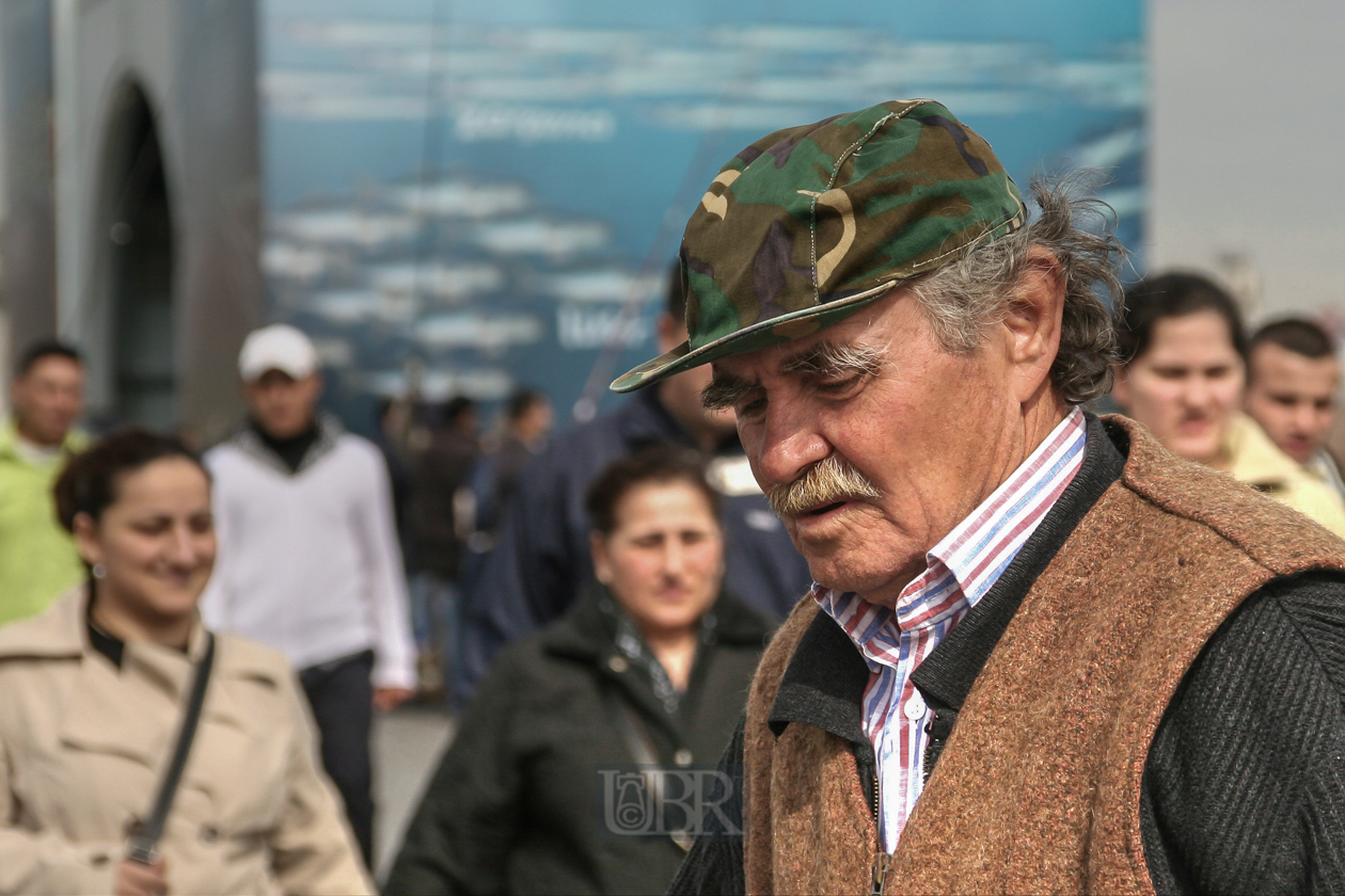 Passant auf der Galata Brücke