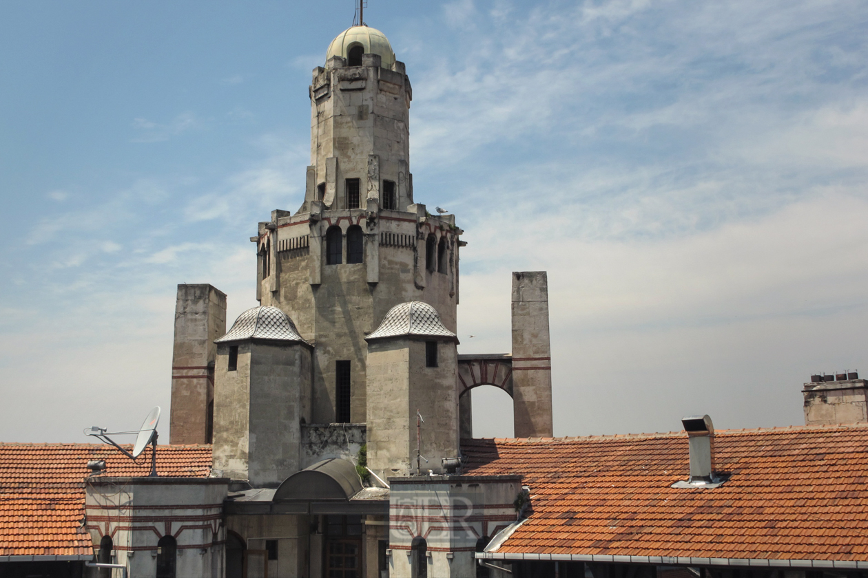 Turm eines Klinikgebäudes nahe Galata Turm
