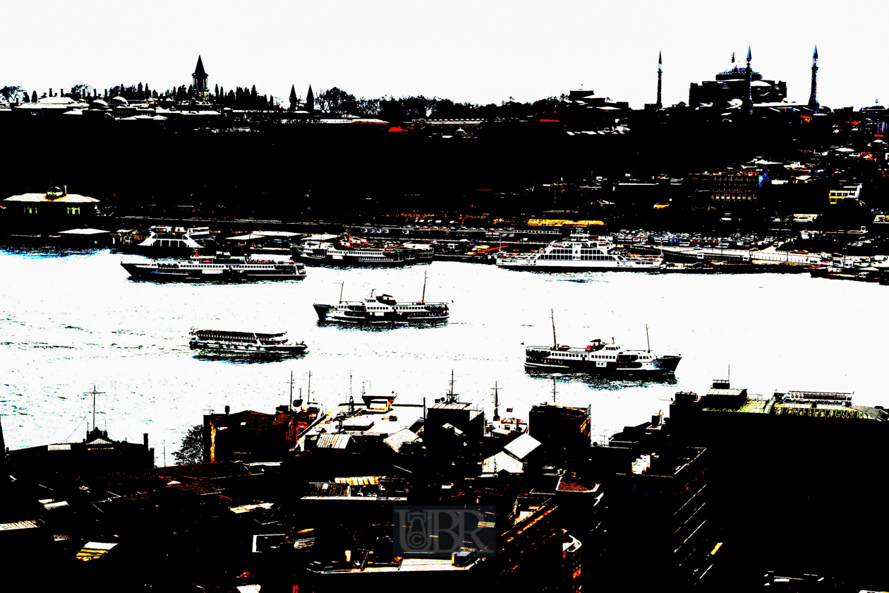 Besichtigungs-Boote auf dem Goldenen Horn - Topkai und Hagia Sophia im Hintergrund